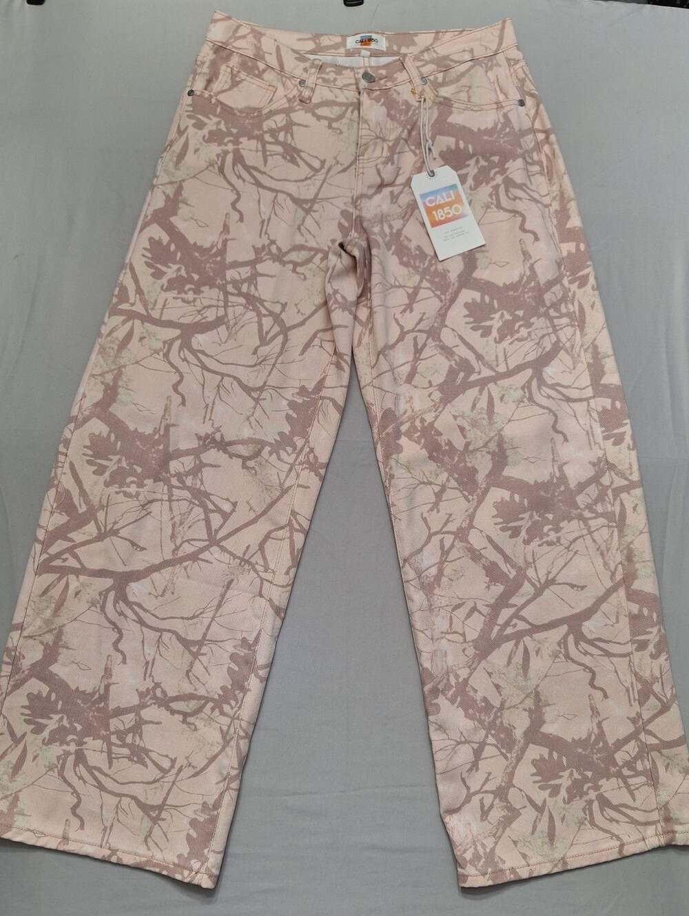 Cali 1850 Refrain Tree Camo Branch Print Wide Leg Jeans Pink Tan NWT, Size 29